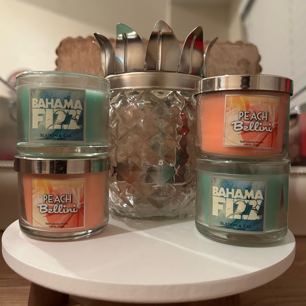 Bath and body works mini 1.3 oz candles and pineapple holder